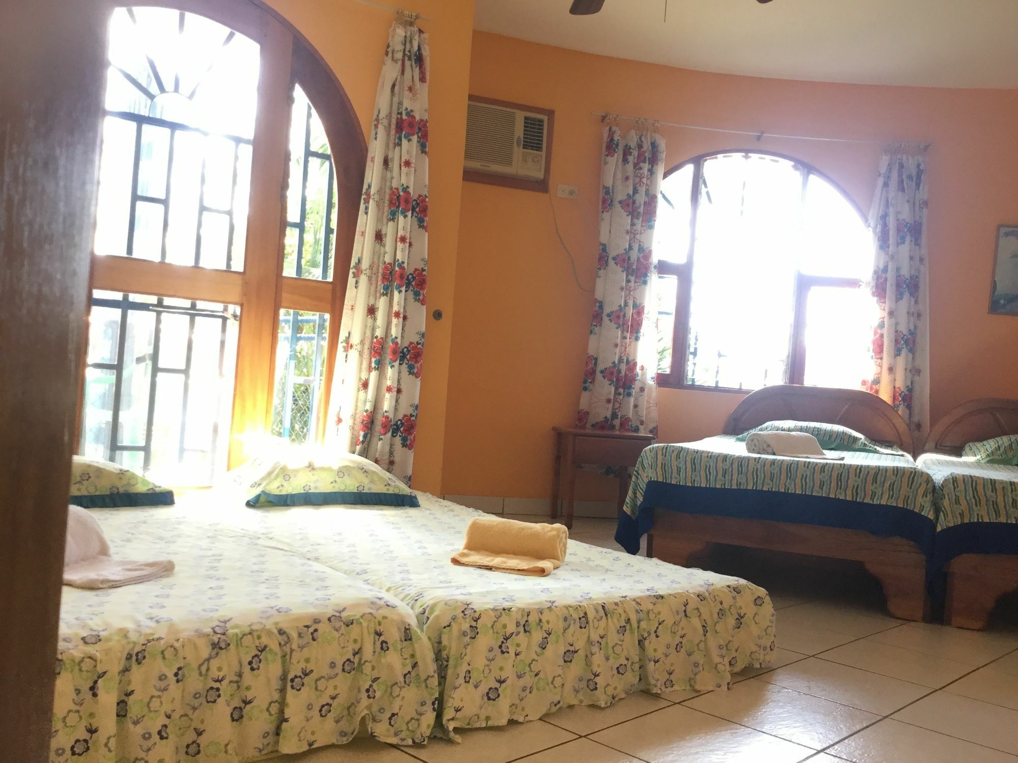Bed and Breakfast La Perlita Jacó Exterior foto
